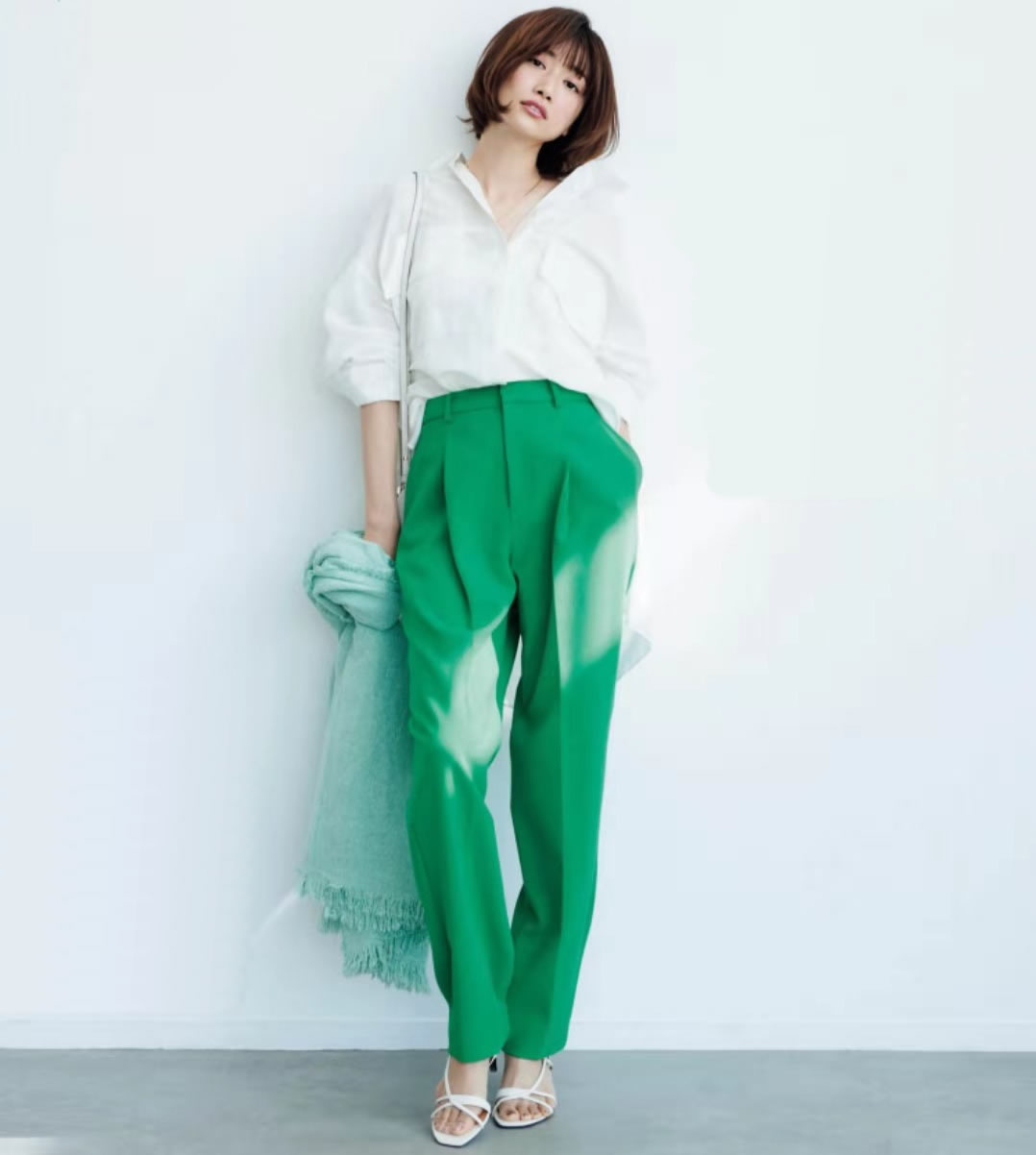 不愧是色彩王者，一穿就惊艳！6类“配色穿搭”，讲究女人最喜欢