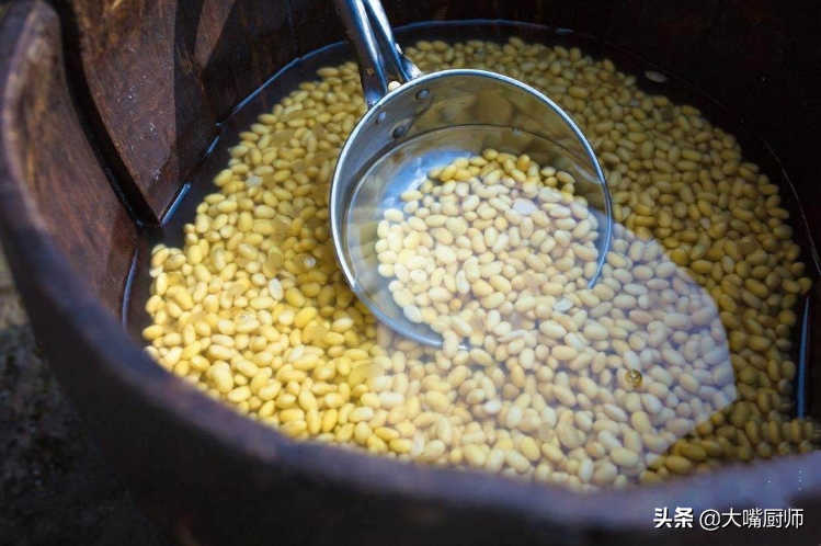 在家打豆漿，有必要泡豆子嗎？教你正確做法，豆漿香濃細膩豆渣少