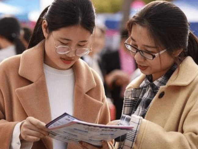 重庆中烟系统公布拟录用名单，大部分都是本科生，硕士去一线