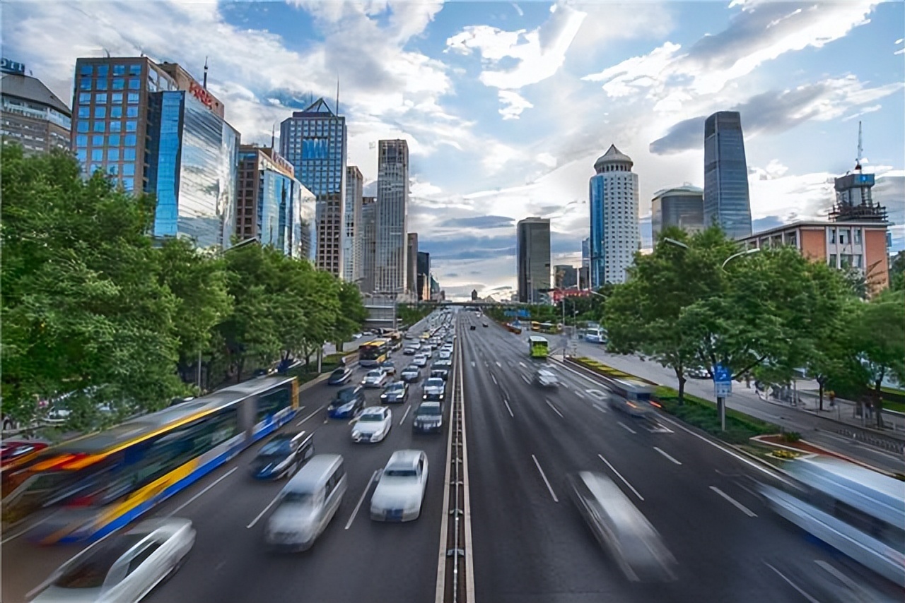 京东001号快递员金宜财：无怨无悔送快递12年，刘强东给了他什么