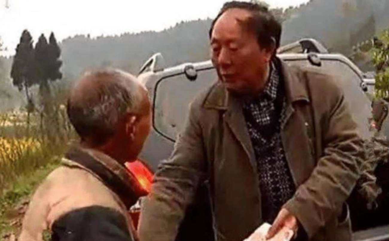 1995年，四川女大学生被120元卖给55岁老汉，2人跟牲口住了17年