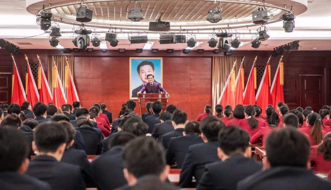 打太极够厉害！文峰负责人陈浩称跳迪斯科是为活跃气氛