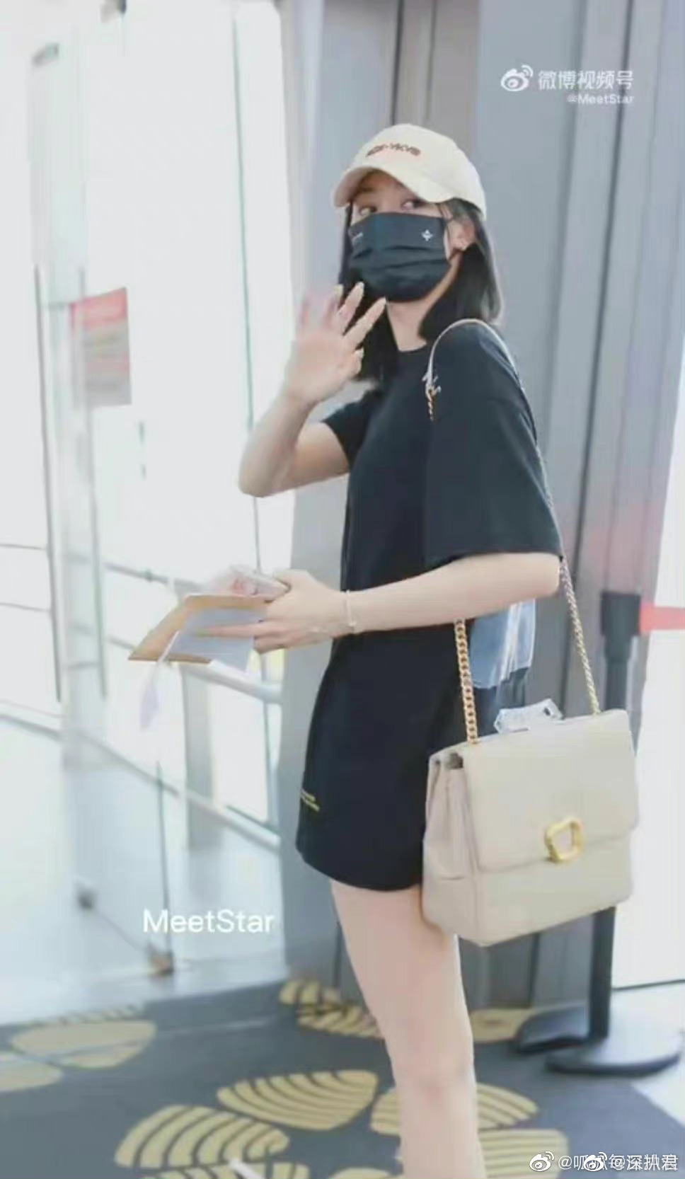 孟美岐桃花坞开放中