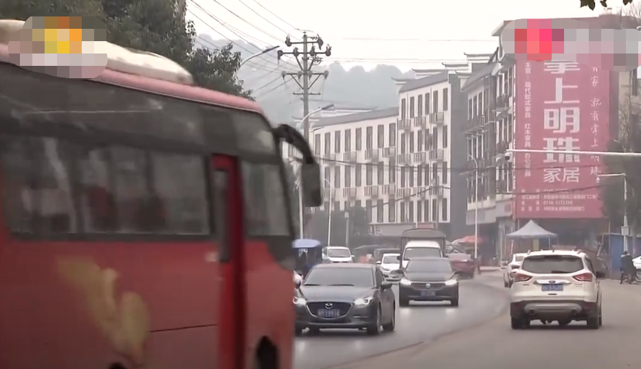 20岁大学生躺重症监护室，唯一心愿见父亲一面，父亲：不关我事