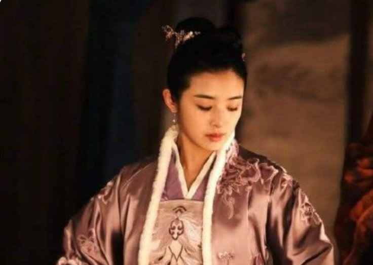 娃娃脸我只服这12位明星！有人30岁还能演高中生，个个青春永驻