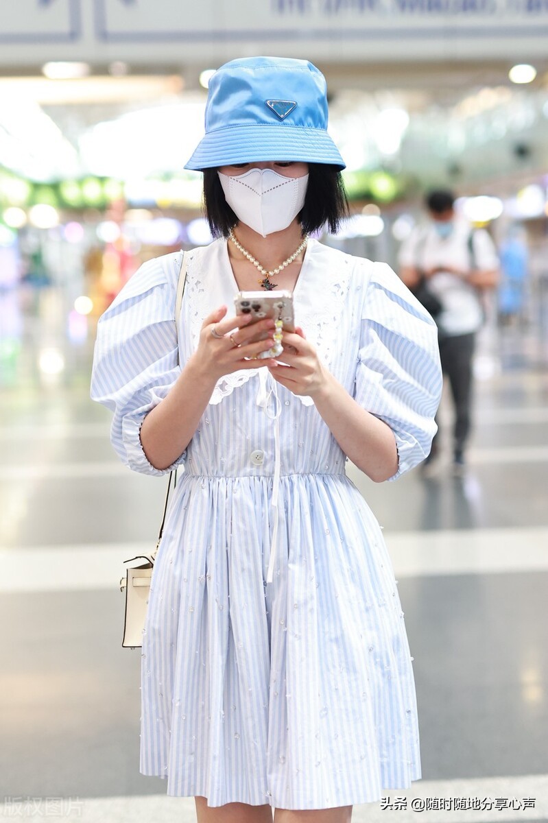 毛晓彤穿搭风格独特