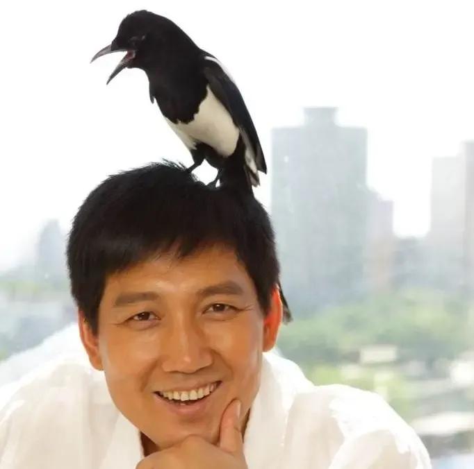 51岁的壮年李崇霄突然离世,带给我们什么启示?