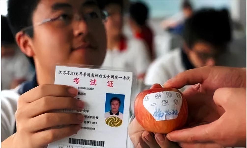 高考1977-2021，哪一张照片是属于你的记忆，太珍贵