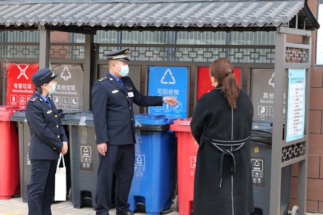 ����ǹ�����У԰����չ�������������