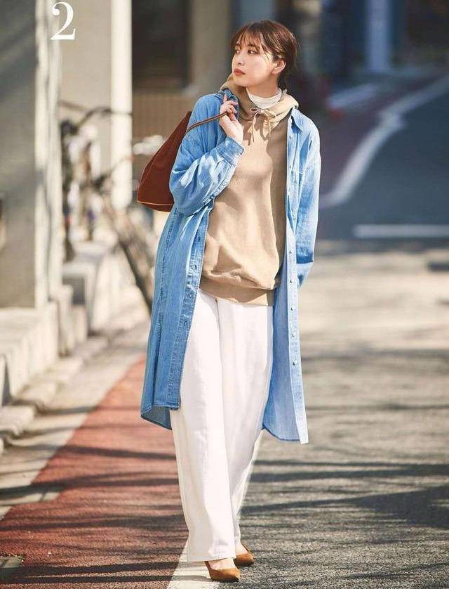 “小白褲”才是冬季的搭配王者，優(yōu)雅女人這樣穿更時髦