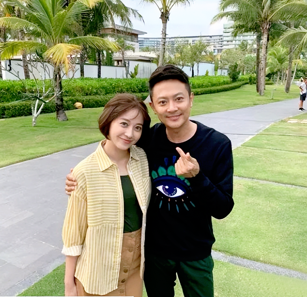 印小天与哈林娜离婚5年：他在悲痛中送走父亲，她单身带着儿子