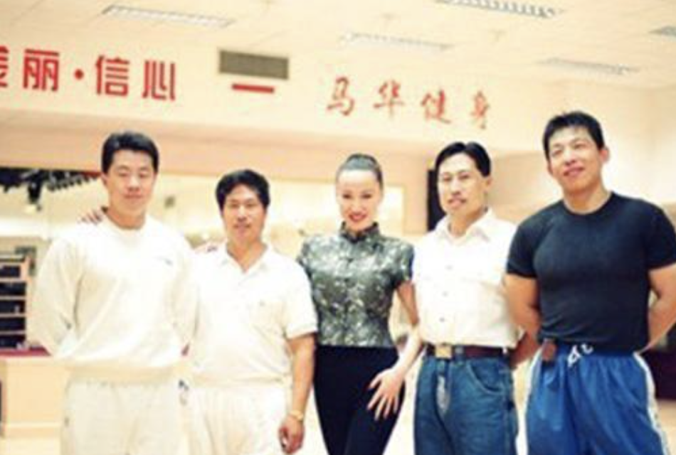 马华：中国首位健美操明星，90年代火遍全国，为何41岁英年早逝？