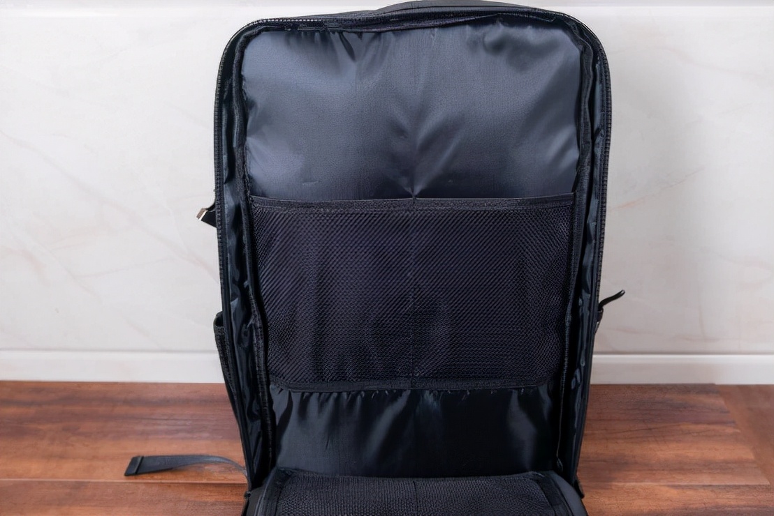 颜值与空间兼得，好看又能装，光影行星宙斯双肩包体验