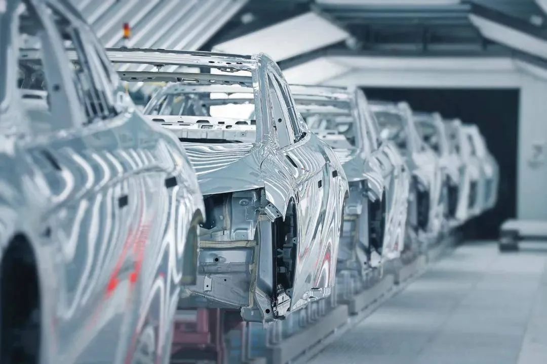 「人汽」大厂没钱了，传统回归了，新造车风口过去了