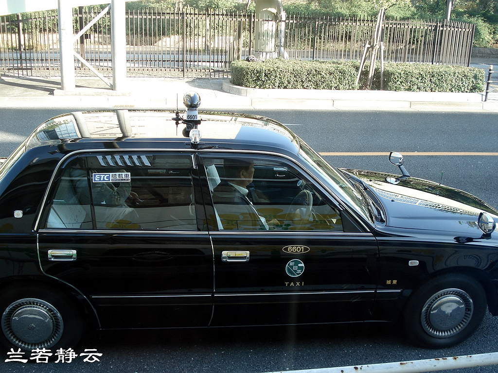 日本大阪旅游，逛“心斋桥”步行街，看大阪古城与街景