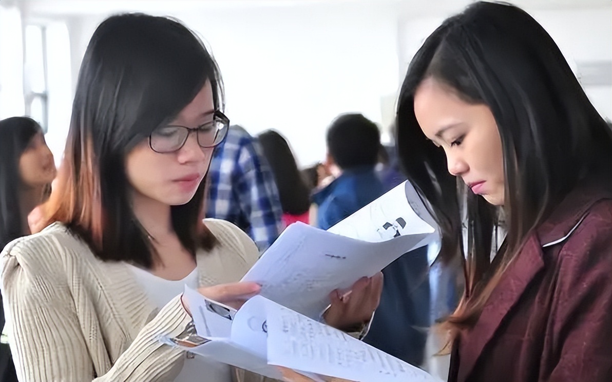 2022年本科“红牌”专业出炉，就业已亮起红灯，恐毕业即失业？