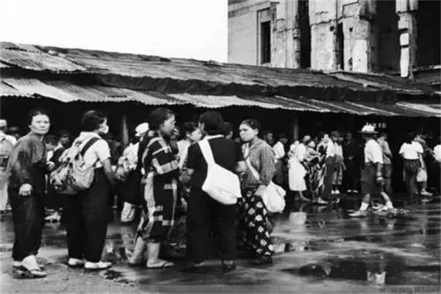 日本烟花女子74岁仍站街，街头60年一直拉客，却备受日本人尊重