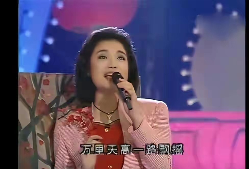 白雪：中年离异，二婚嫁小八岁的丈夫，如今爱情事业双丰收