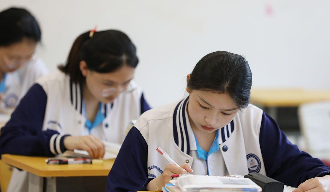 安徽省文科有多难？500分也考不上本科，看到其他省份学生很委屈