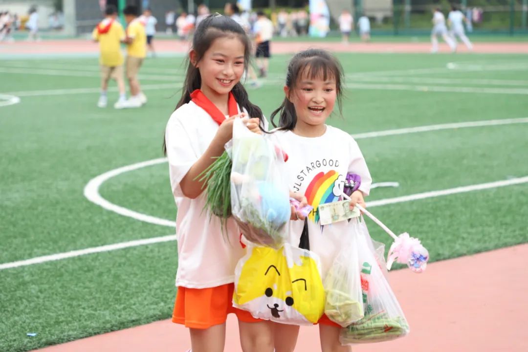 煎茶小学举行“七彩童年，精彩无限”六一庆祝活动暨校园艺术节
