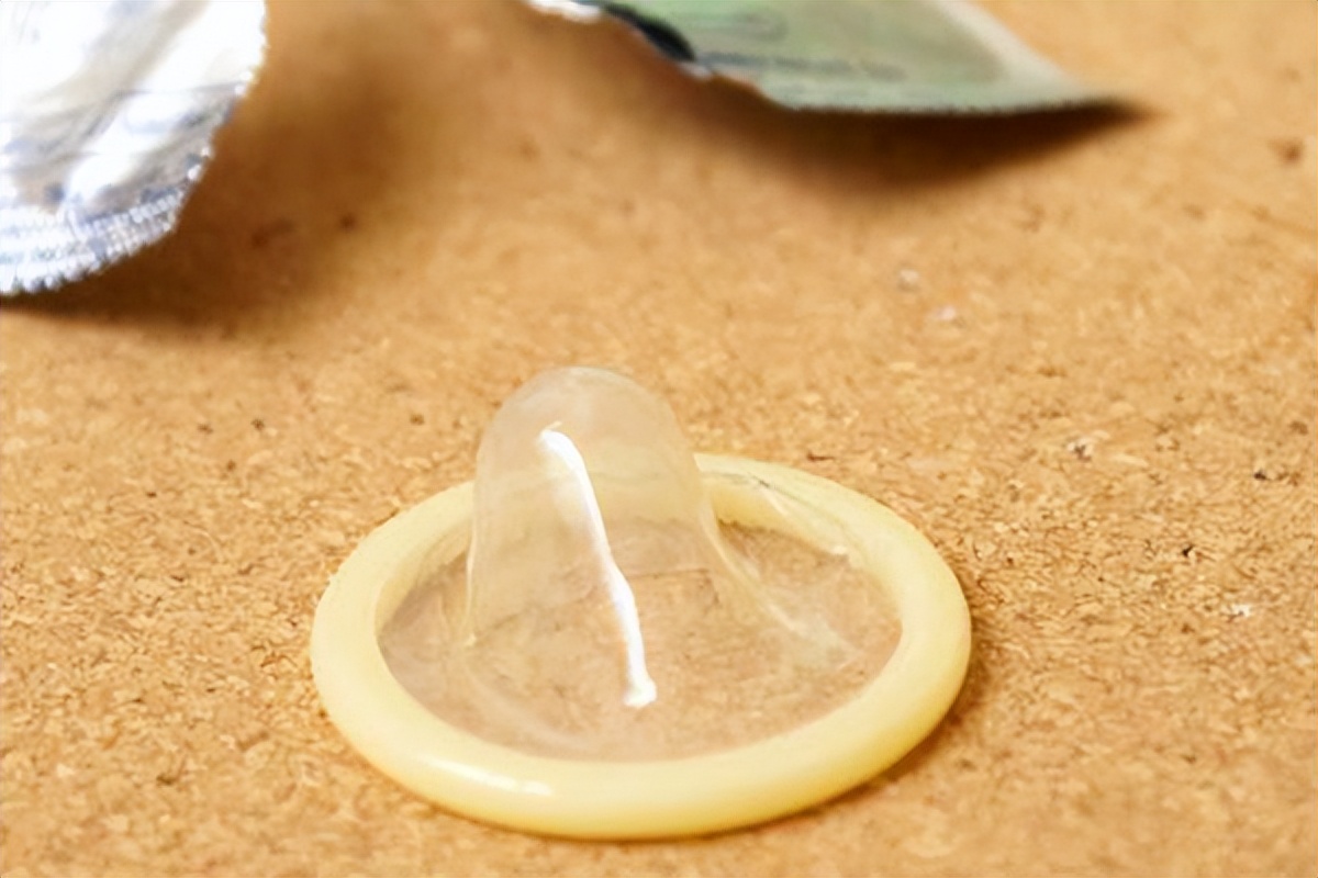 同样是“套套”，几块钱的和几百块的有何差别？难道贵的更舒适？