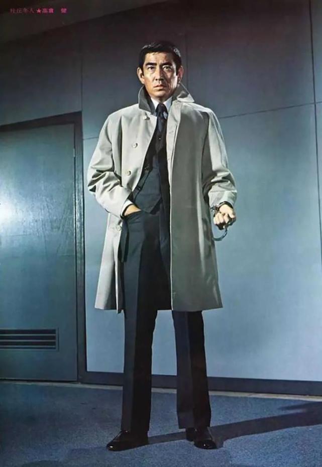 镜头之外，一代男神高仓健的生活