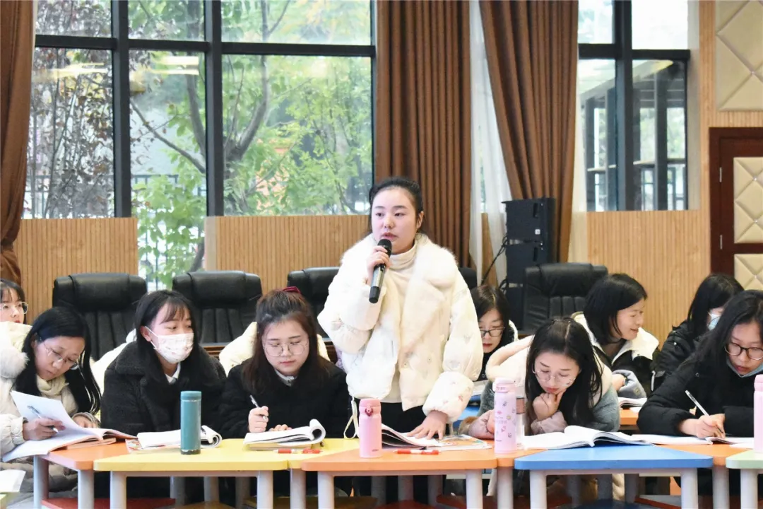 名师引领明双减 寻觅途径提质量丨周晓玲名师工作室送教研讨活动