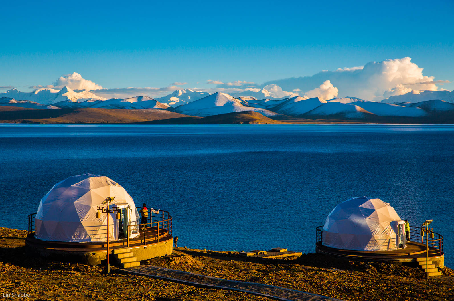 错位,也可能是我偷懒,这是这趟西藏旅行唯一的一次真正的日照金山了