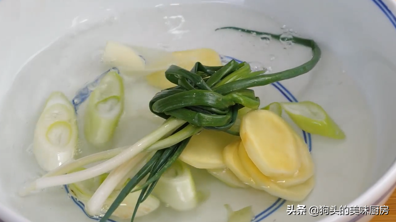 大厨分享秘制鱼丸，Q弹爽口，学会不用出去买，年夜饭就吃它了
