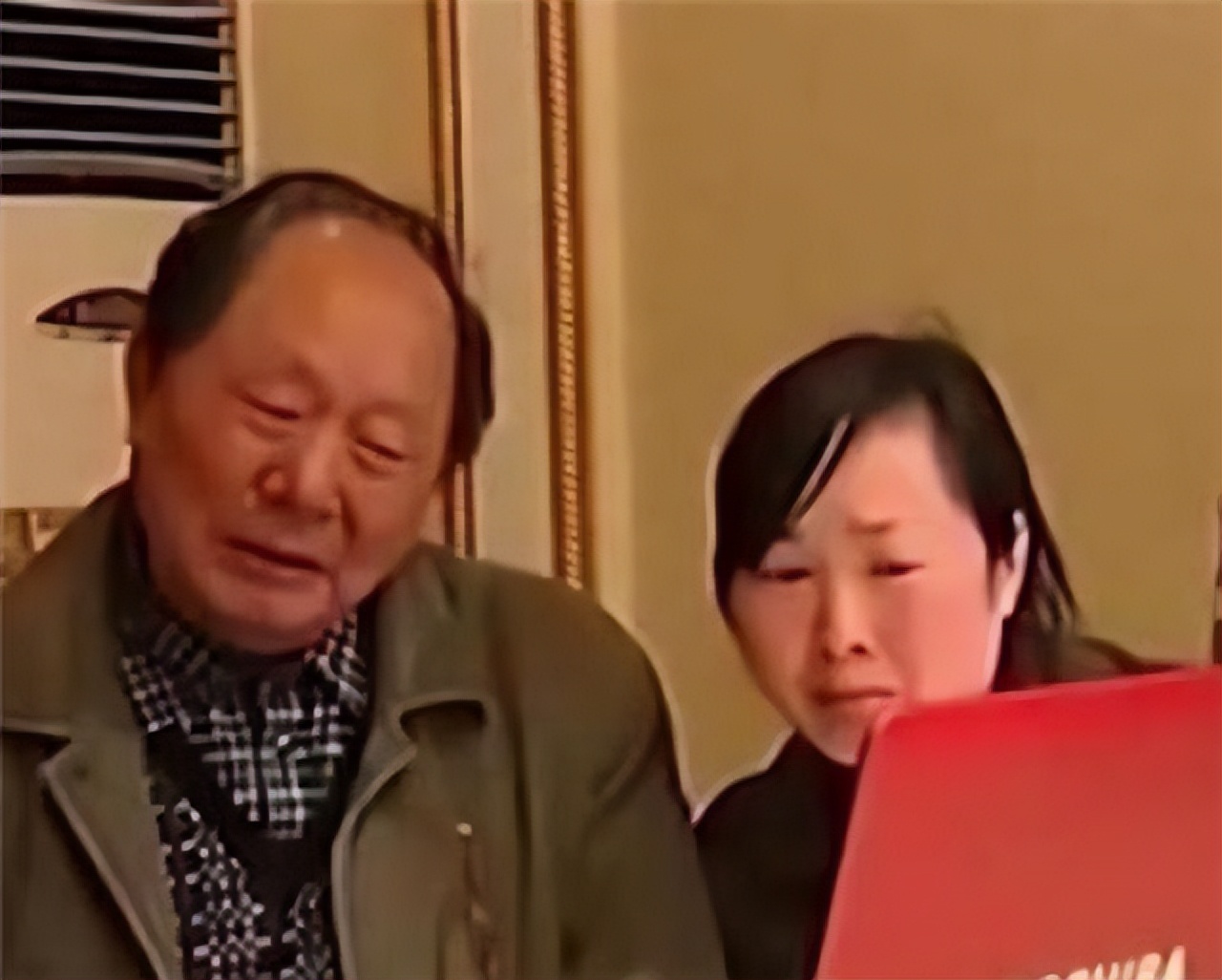 1995年四川17岁女大学生被卖进大山，55岁老汉让她住了17年猪圈