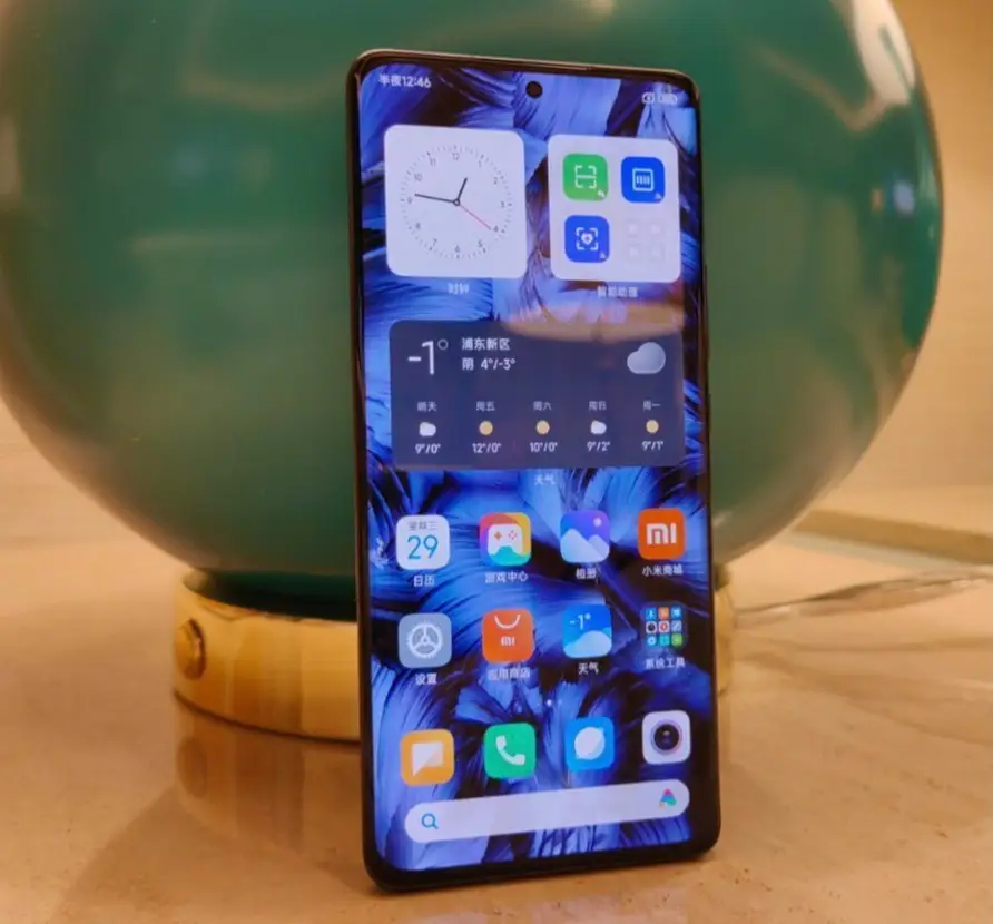 小米12 Pro上手体验：配置没得挑剔，外观细节到位