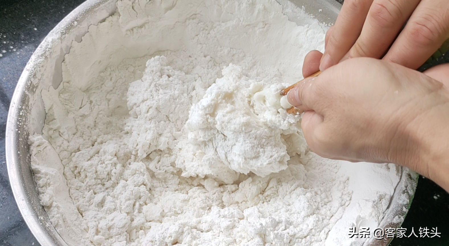 冬至吃什么？2个萝卜8个油豆腐，客家人都爱这样吃，一次吃三四个