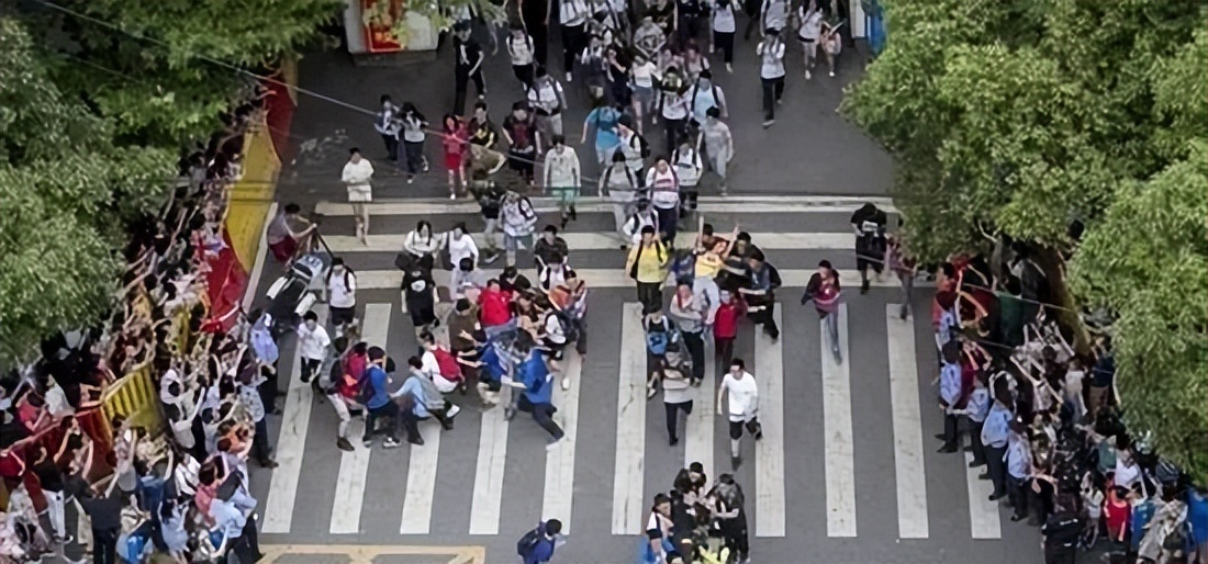 高考1977-2021，哪一张照片是属于你的记忆，太珍贵