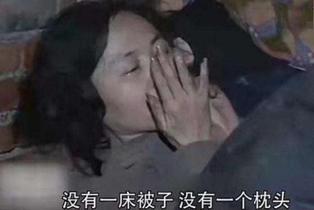 女大学生被老汉120元买回家，同住猪圈17年，罪魁祸首下场如何？