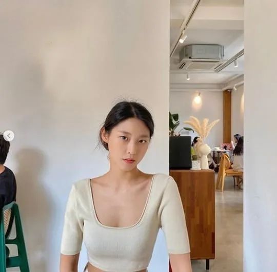 林允儿 泫雅 IU 郑容和 NANA 雪炫 LISA 玄彬 金泰妍 秀智 李光洙 V 车银优等