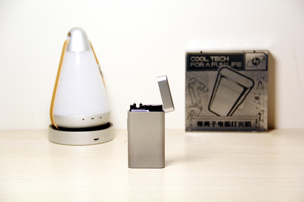 超薄高端+户外大风可点火，极蜂等离子电弧打火机初体验