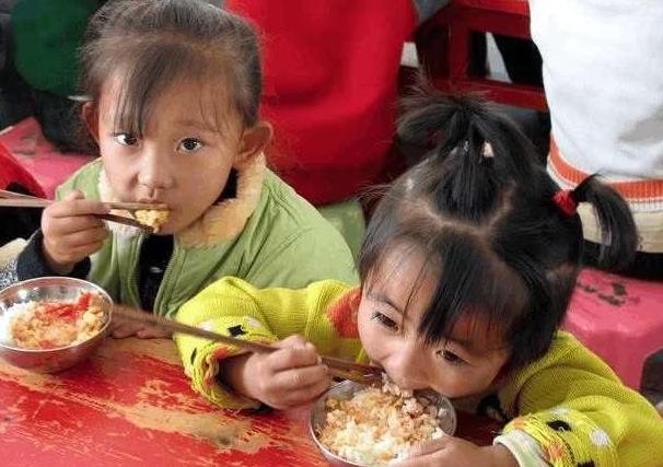 幼儿园一家长在群里的聊天记录，真叫人大开眼界，老师：我太难了