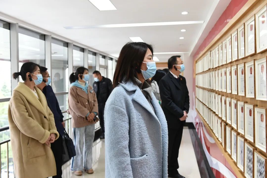 【代表委员】“为民有温度有速度有力度”麒麟政协委员充分肯定法院工作