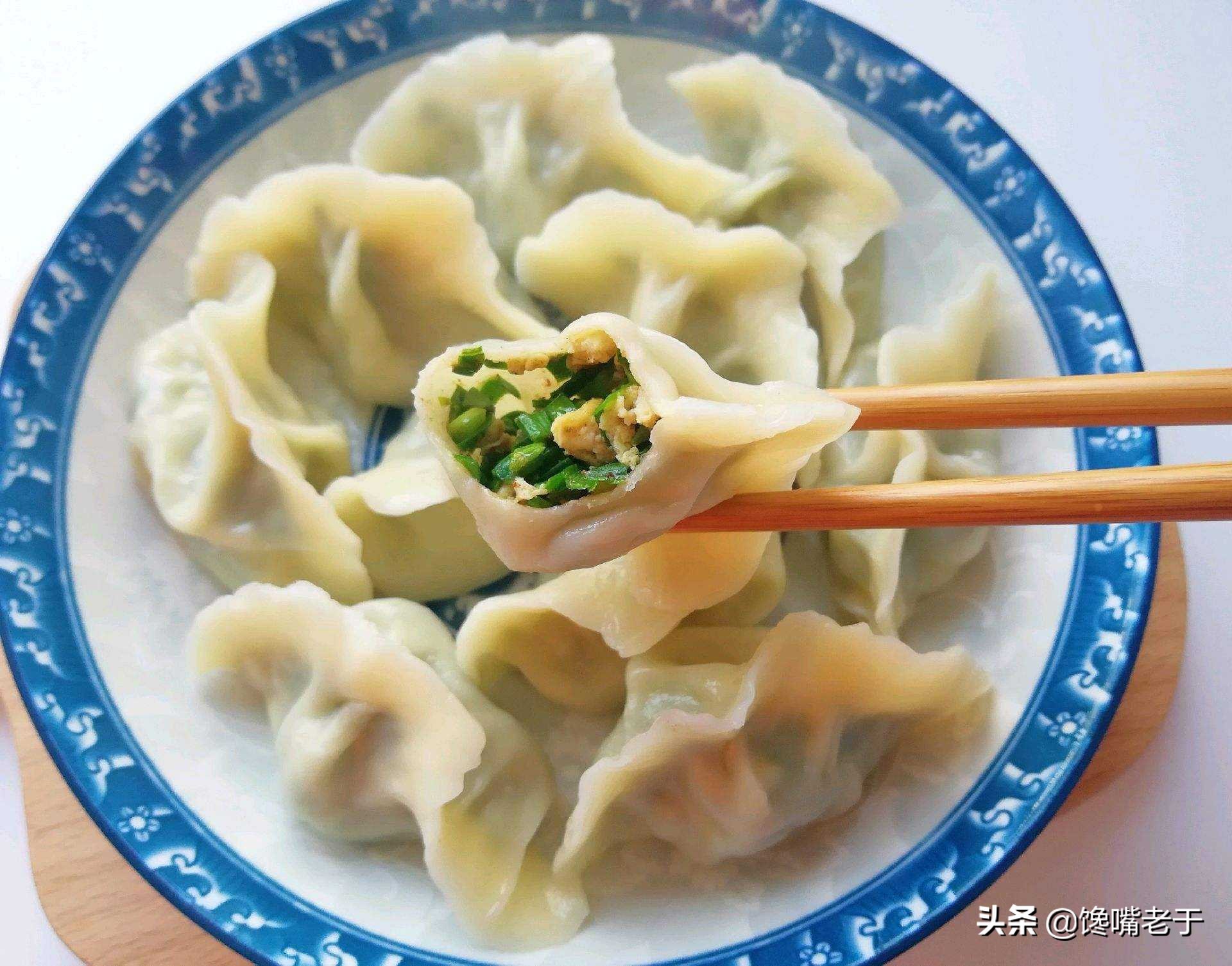 拌韭菜馅时：最忌放这3味料，10个人9个放，难怪饺子不鲜也不香