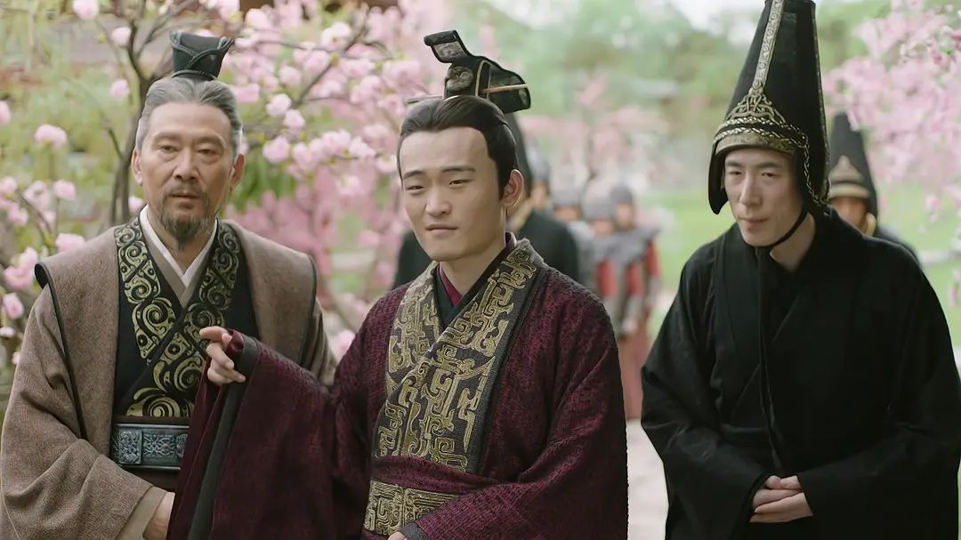 娱乐圈是个圈，《幸福到万家》最“丑”的配角，朋友圈却全是大咖