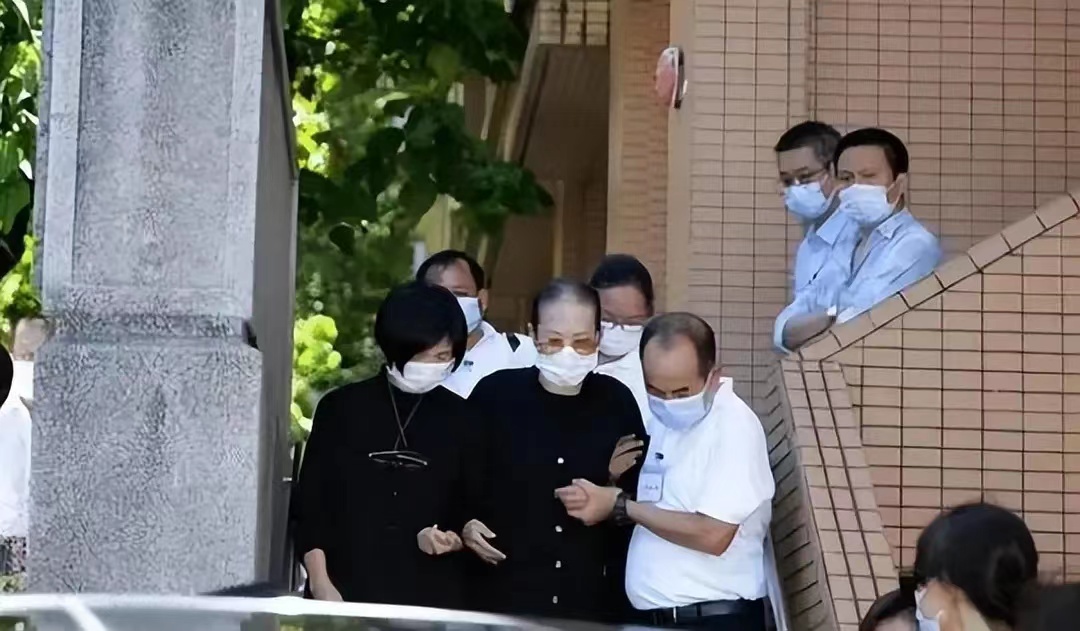 8天9位名人相继去世，最小者仅37岁，有3人同一天离世