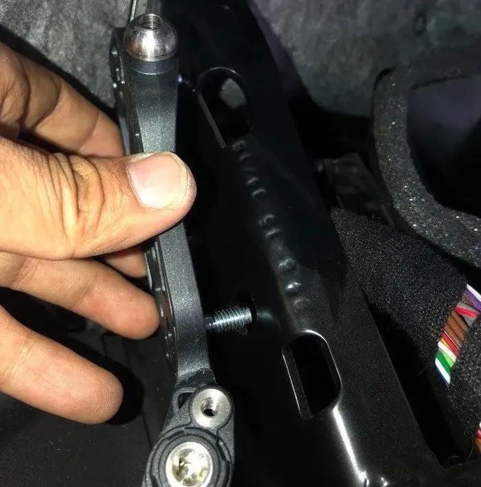 改装案例~奥迪A4 加装HUD抬头显示，提高驾驶安全