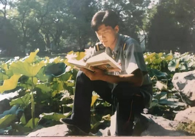 26年前北大保安张俊成考进北大，轰动全国，后来他过得怎么样？