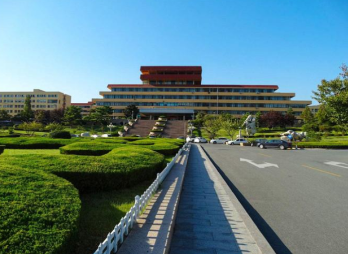 这所山东的一本大学，21年招生狂跌5万位，今年还有机会捡漏吗？