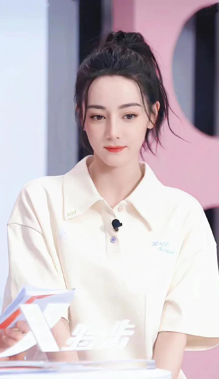 迪丽热巴的颜值是否过誉？