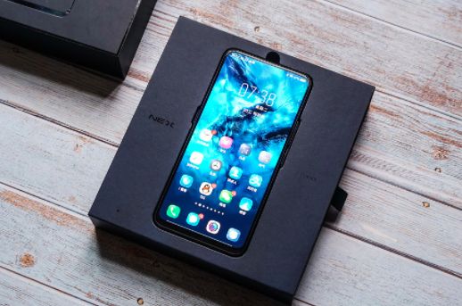 实现手机的真·全面屏，其实方法还是有很多的