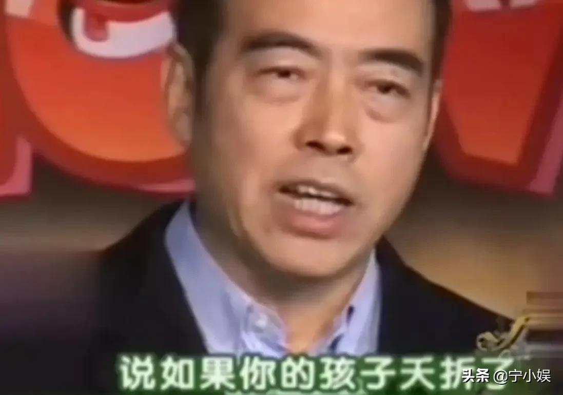 喝油漆、挨耳光、被剪发，明星走红前受欺负：足够强大才有话语权