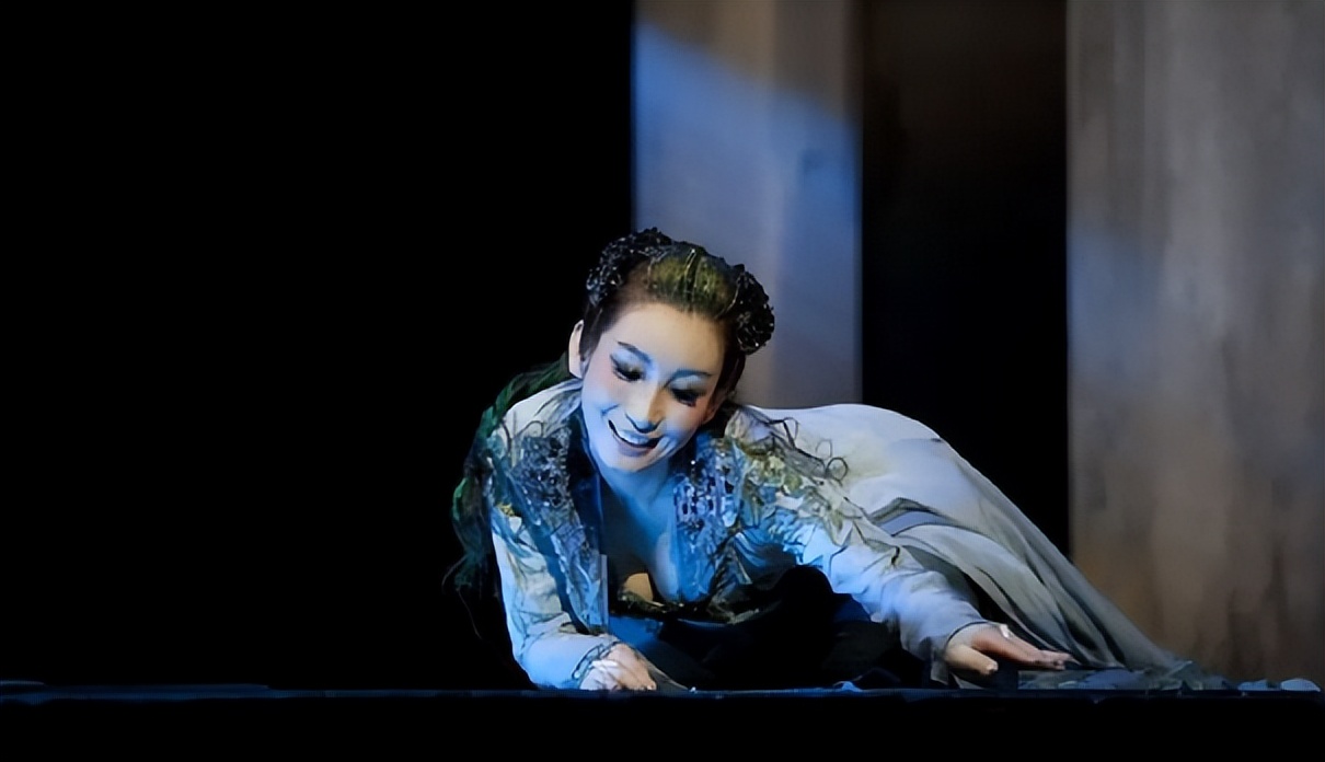 “女人30豆腐渣”？这6位“徐娘半老”的女星，个个风华不减