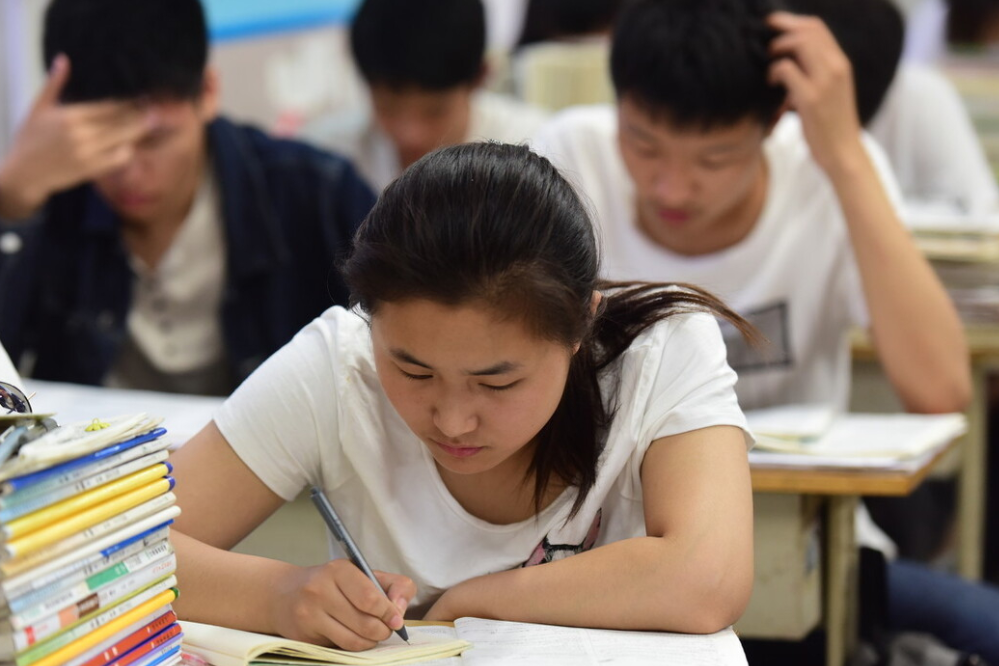初高中标准身高表出炉，没到这个数算不合格，学生可要注意了