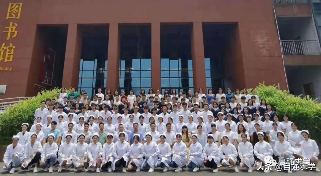 口腔医学临床医学中医学护理招收初中毕业生